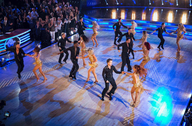 dancing-with-the-stars-cast_640x360.gif